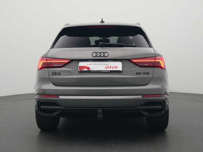Audi Q3 S line STRON PANO NAVI VIRT ACC KAM AHK APP