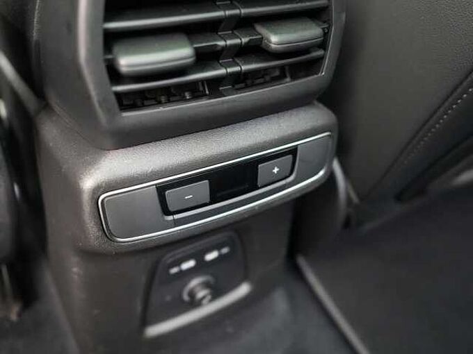 Audi Q4 Sportback S line PANO NAVI LEDER MATRIX AHK