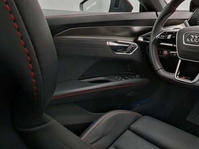 Audi e-tron RS GT ALLRADLENKUNG DESIGN PAKET RS