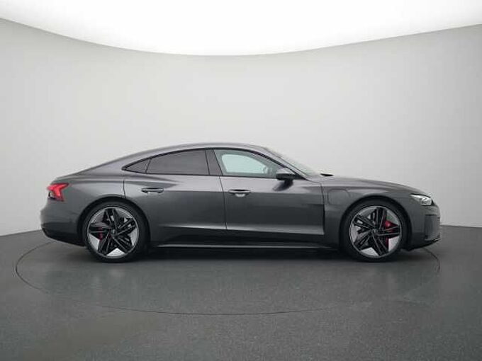 Audi e-tron RS GT ALLRADLENKUNG DESIGN PAKET RS