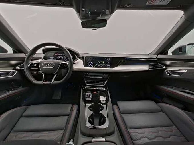 Audi e-tron RS GT ALLRADLENKUNG DESIGN PAKET RS