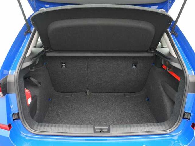 SKODA KAMIQ TSI DSG LED PDC AHK PORT NAVI