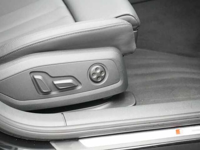 Audi A4 Avant S line ACC NAVI LEDER PANO KAM