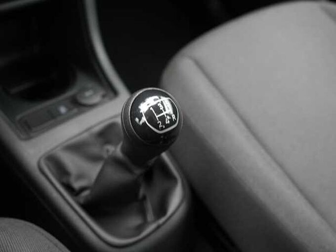 Volkswagen up! 1.0 KAM SHZ PDC KLIMA PORT NAVI