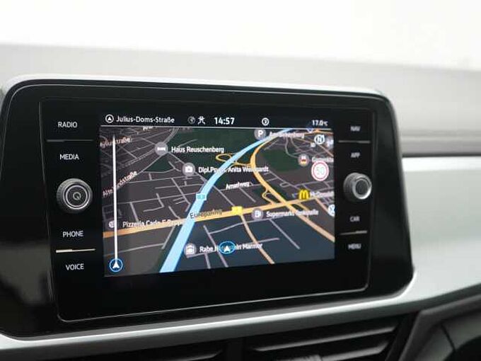 Volkswagen T-Roc NAVI SHZ LED APP CONNECT PDC