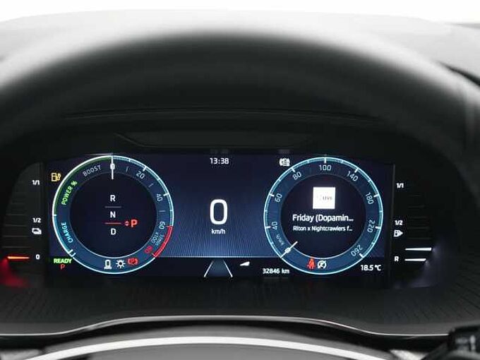 SKODA OCTAVIA Combi iV DSG CARPLAY SHZ PDC LED