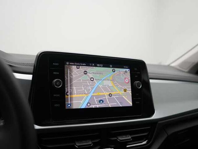 Volkswagen T-Roc Life NAVI VIRT CARPLAY SHZ PDC LED