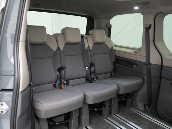 Volkswagen T7 Multivan DSG KAM PANO SHZ PDC MATRIX