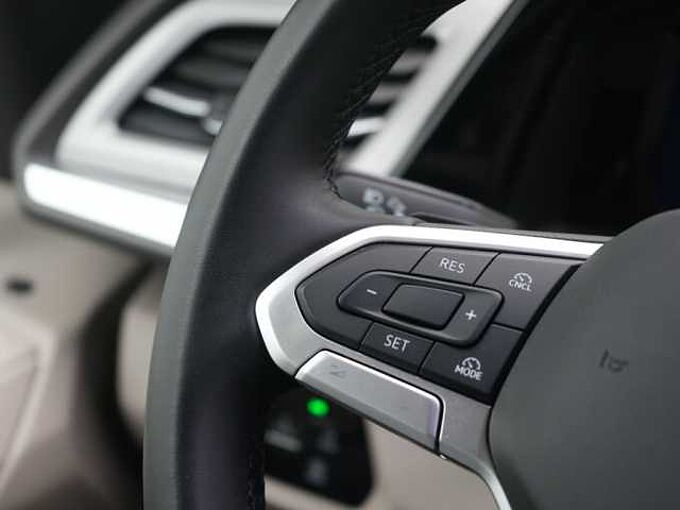 Volkswagen T7 Multivan Life AHK HUD 7 SITZER PDC IQ LED