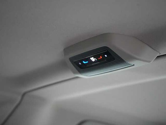 Volkswagen T7 Multivan Life AHK HUD 7 SITZER PDC IQ LED