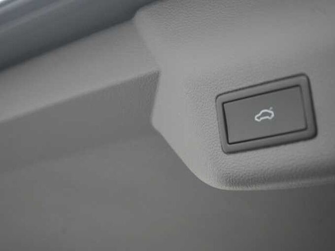 Volkswagen T7 Multivan PANO SHZ PDC MATRIX KAM