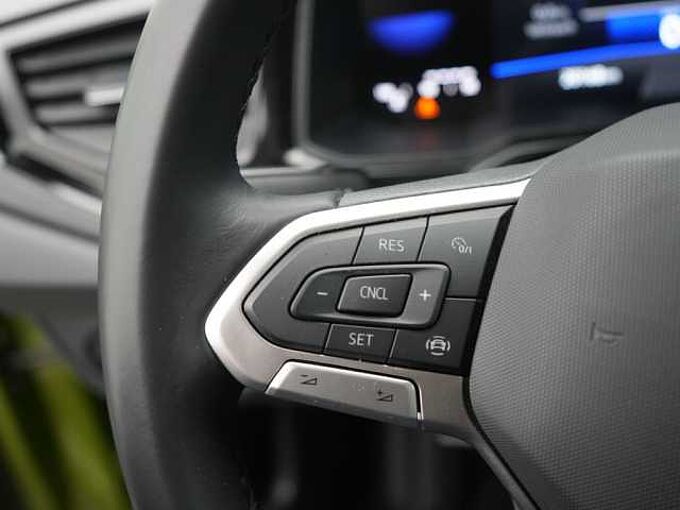 Volkswagen Taigo Life PDC MATRIX VIRT NAVI SHZ CARPLAY