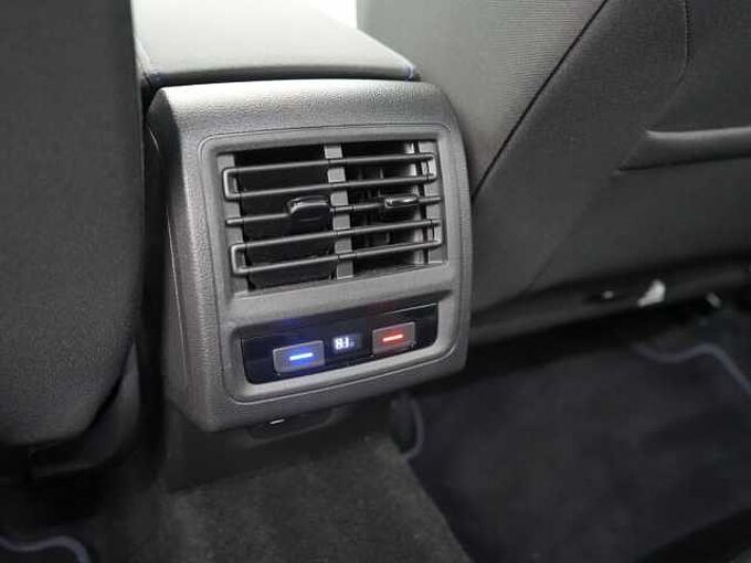 Volkswagen Golf VIII eHybrid GTE DSG NAVI SHZ PDC