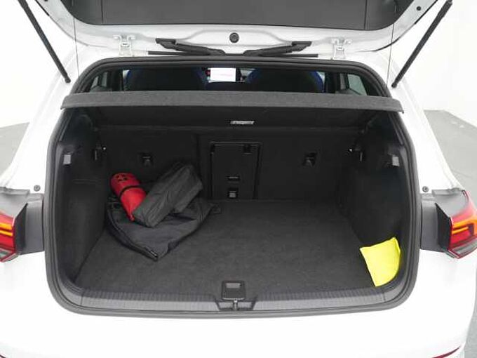 Volkswagen Golf VIII eHybrid GTE DSG NAVI SHZ PDC