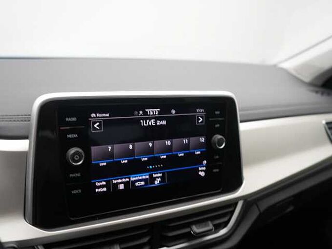Volkswagen T-Roc ACC NAVI STANDHZ SHZ LED PDC