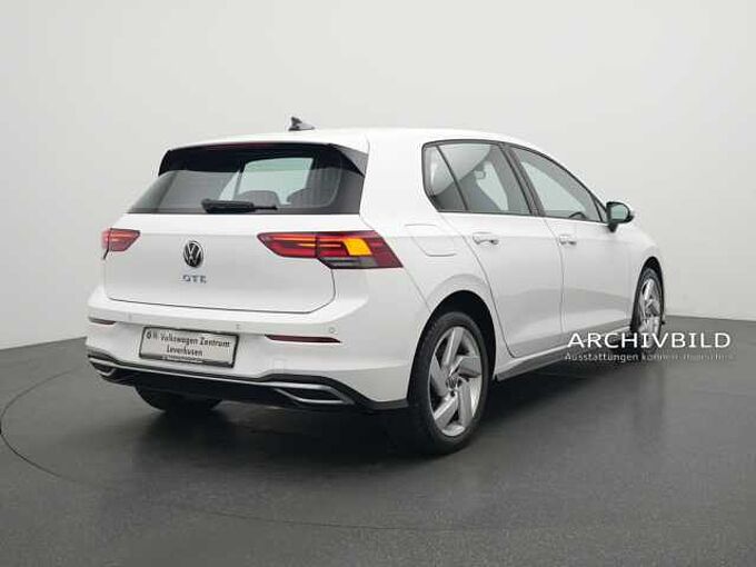 Volkswagen Golf VIII NAVI LED SHZ PDC