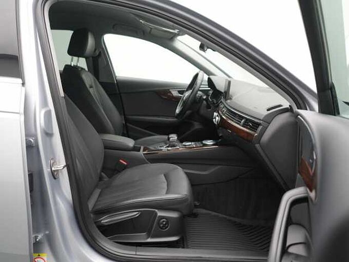 Audi A4 S-TRON LEDER NAVI AHK SHZ PDC XENON