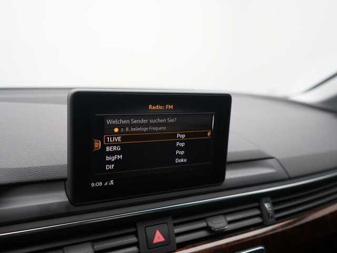 Audi A4 S-TRON LEDER NAVI AHK SHZ PDC XENON