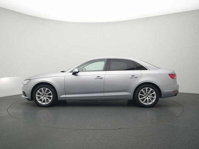 Audi A4 S-TRON LEDER NAVI AHK SHZ PDC XENON