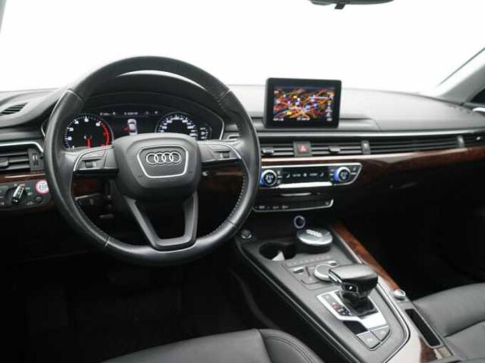 Audi A4 S-TRON LEDER NAVI AHK SHZ PDC XENON