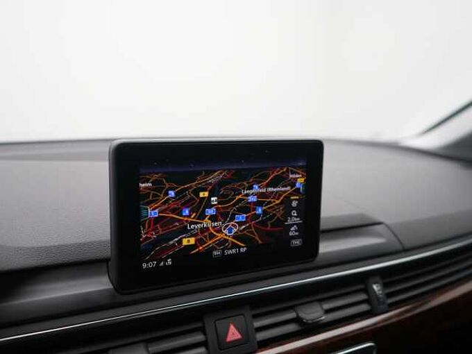 Audi A4 S-TRON LEDER NAVI AHK SHZ PDC XENON