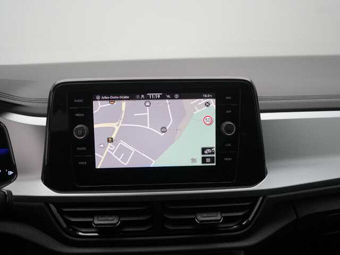 Volkswagen T-Roc Life LED SHZ VIRT CARPLAY NAVI PDC