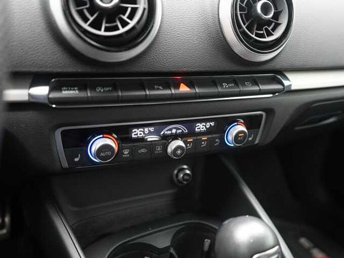 Audi S3 Sportback quattro STRON PDC SPORTSITZE NAVI