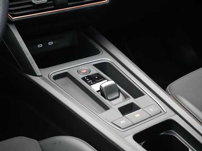 CUPRA Formentor 4Drive DSG PANO AHK ACC KAM SHZ APP