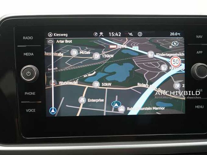 Volkswagen T-Roc TSI Life NAVI SHZ PDC LED
