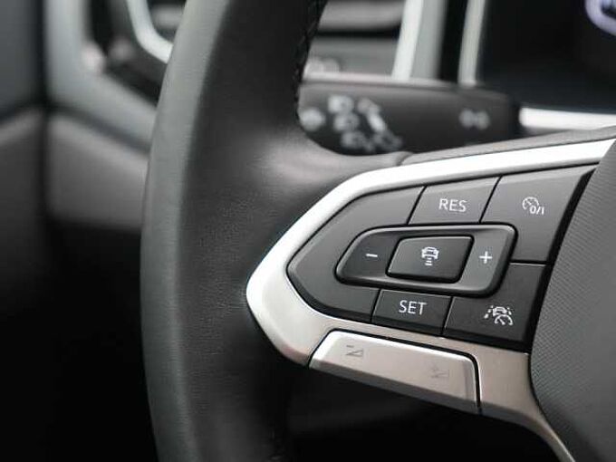 Volkswagen Polo R-Line ACC MATRIX LED VIRT APP