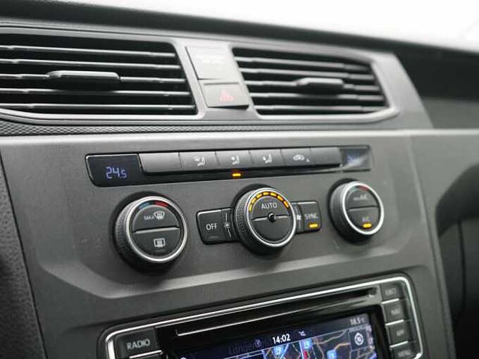 Volkswagen Caddy Maxi Kasten NAVI AHK PDC FLÜGELTÜR