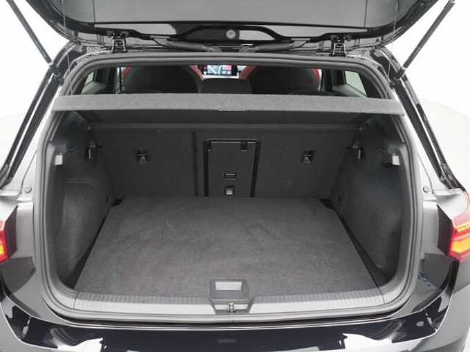 Volkswagen Golf VIII GTI DSG PANO MATRIX NAVI HUD ACC APP