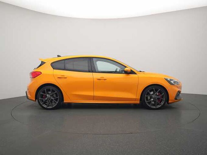 Ford Focus ST B&O SHZ PDC KAM PANO NAVI ACC SHZ LED