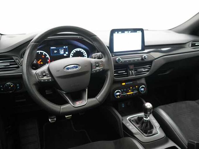 Ford Focus ST B&O SHZ PDC KAM PANO NAVI ACC SHZ LED