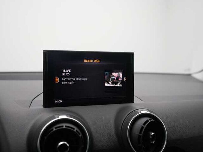 Audi Q2 LED SHZ KLIMA