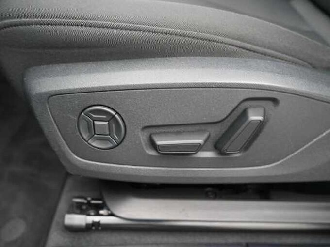 Audi Q3 advanced S-TRON STANDHZ ACC NAVI KAM CARPLAY