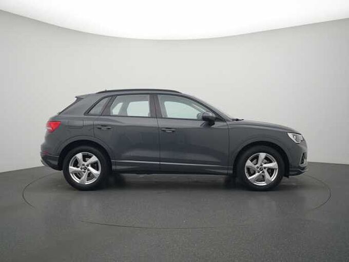 Audi Q3 advanced S-TRON VIRT PDC KAM SHZ NAVI ACC