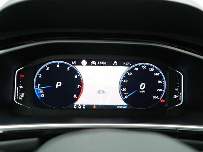 Volkswagen T-Roc R-Line 4Motion DSG MATRIX PANO ACC NAVI