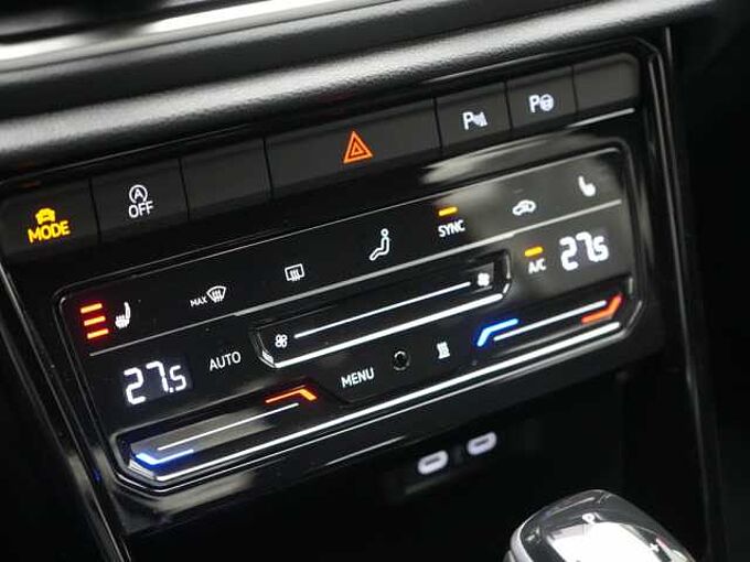 Volkswagen T-Roc R-Line DSG NAVI VIRT SPORTSITZE APP SHZ