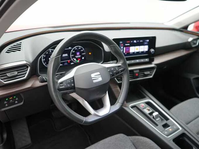 SEAT Leon ST Xcellence DSG LED PDC KLIMA VIRT CARPLAY