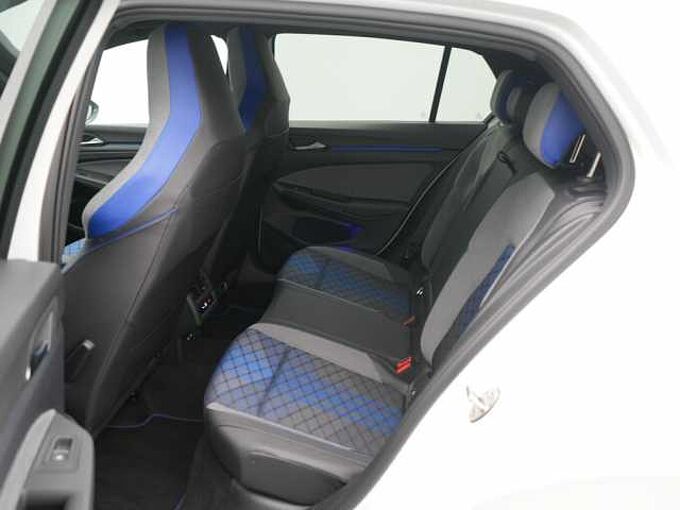 Volkswagen Golf VIII R DSG KEYLESS KAM LED SHZ PDC