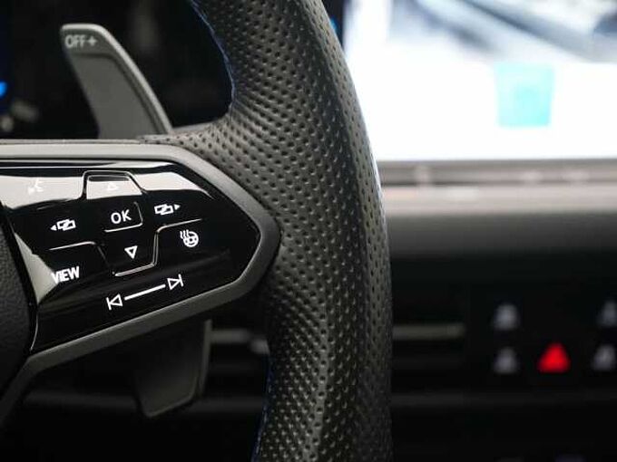 Volkswagen Golf VIII R DSG KEYLESS KAM LED SHZ PDC