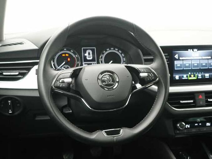 SKODA KAMIQ Tour AHK KAM SHZ APP CONNECT LED