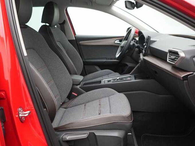 SEAT Leon ST Xcellence DSG CARPLAY VIRT AHK LED PDC