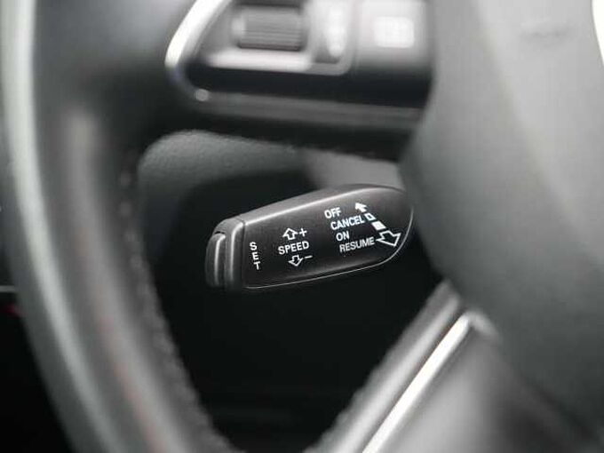 Audi Q3 KLIMA PDC SHZ AHK XENON NAVI