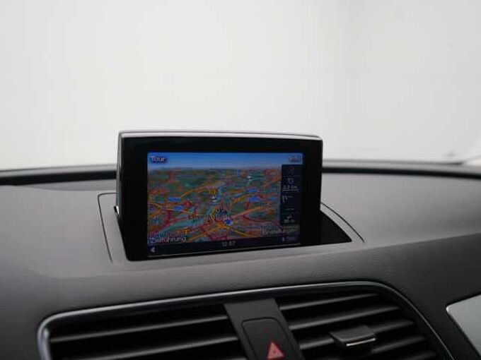 Audi Q3 KLIMA PDC SHZ AHK XENON NAVI