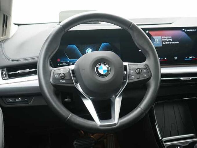 BMW 220 Active Tourer VIRT PANO KAM HUD PDC