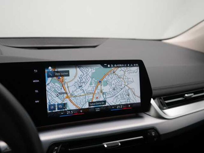 BMW 220 Active Tourer VIRT PANO KAM HUD PDC