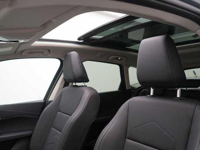 BMW 220 Active Tourer VIRT PANO KAM HUD PDC