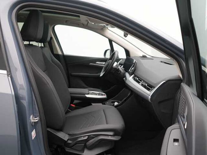 BMW 220 Active Tourer VIRT PANO KAM HUD PDC